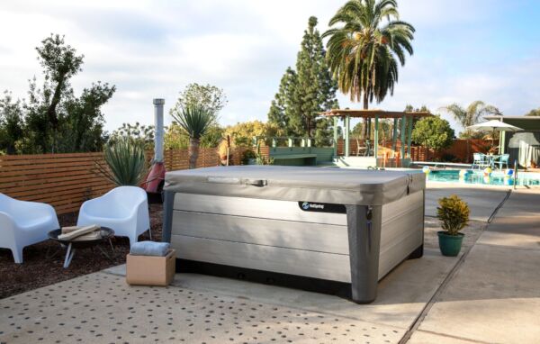 Hot Spring Highlife vanguard 2019 Brushed Nickel Cover Lifestyle 01