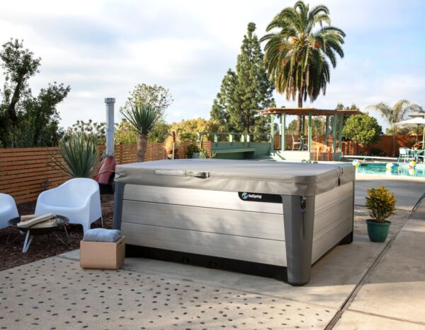 Hot Spring Highlife vanguard 2019 Brushed Nickel Cover Lifestyle 01