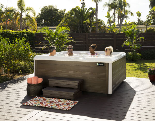 Hot Spring Limelight 2018 Flair Alpine White Espresso Lifestyle Group 001
