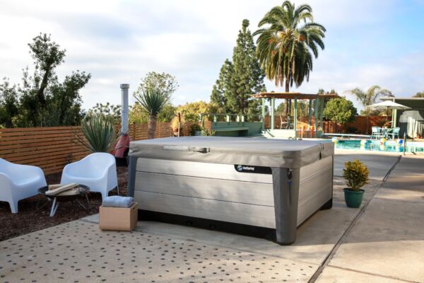 Hot Spring Highlife vanguard 2019 Brushed Nickel Cover Lifestyle 01