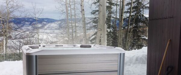 Hot Spring Hot Spot 2020 Rhythm Alpine White Almond lifestyle snow