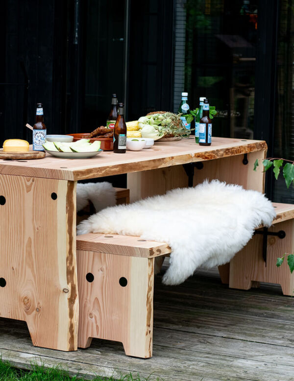 Weltevree sheepscoat white on forestry bench