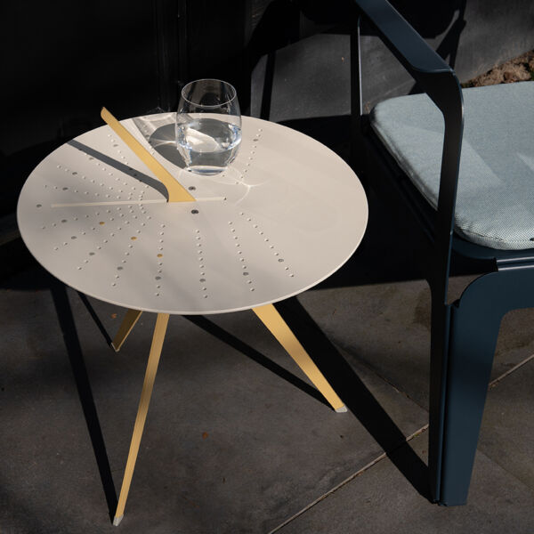 Weltevree sundial table water