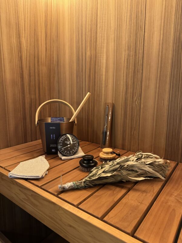 Sauna accessoires en toebehoren — GLOW Kortrijk